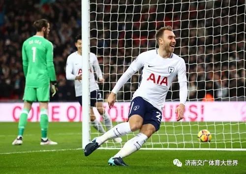  曼联补时乌龙葬送整场努力