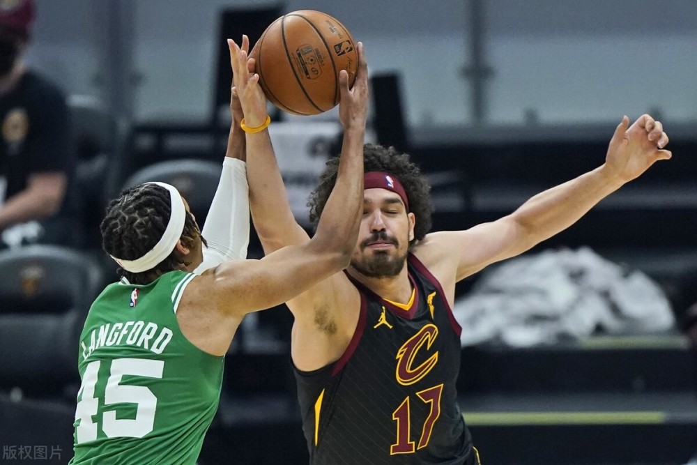  公牛德罗赞高效砍40分，率队重返前十  