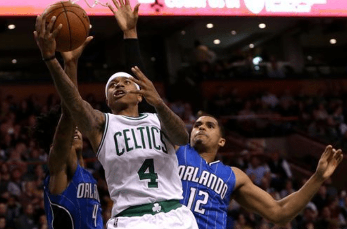  塔图姆绝杀三分助凯尔特人险胜雄鹿  